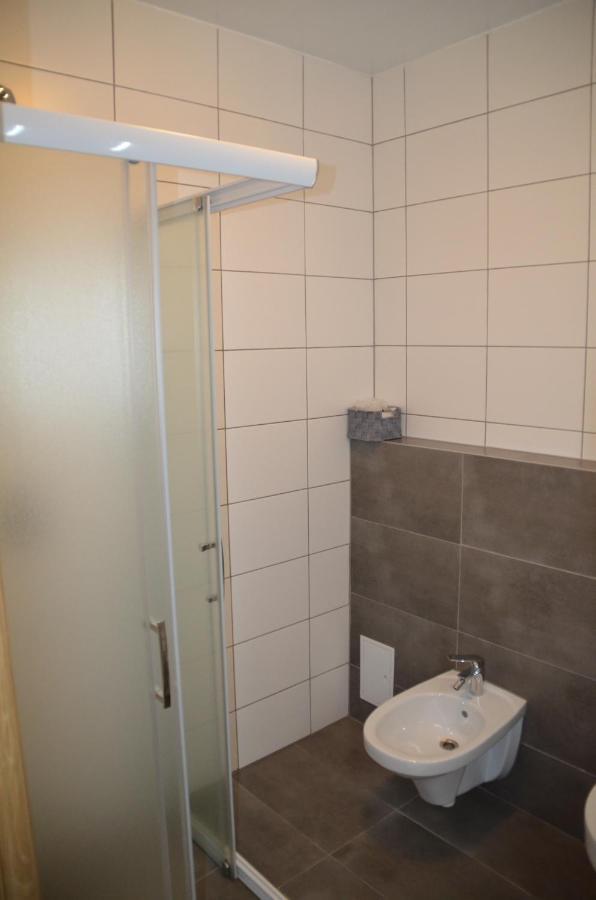 Hotel Tenis Chrząstowice Kültér fotó