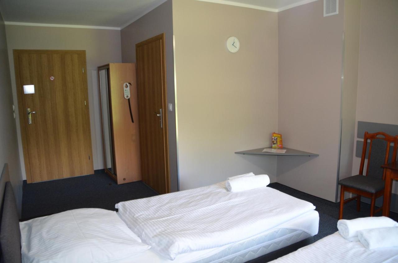 Hotel Tenis Chrząstowice Kültér fotó