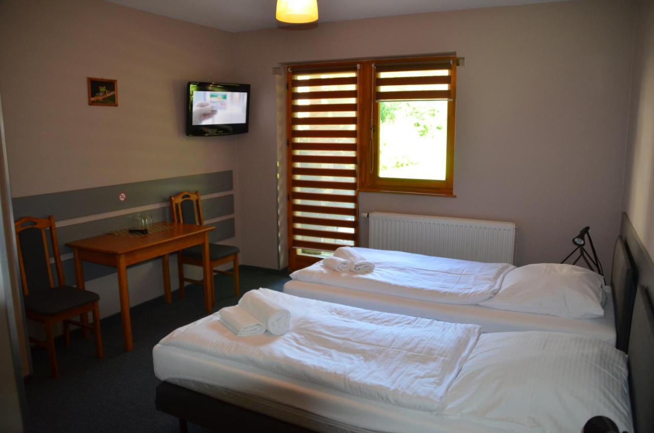 Hotel Tenis Chrząstowice Kültér fotó