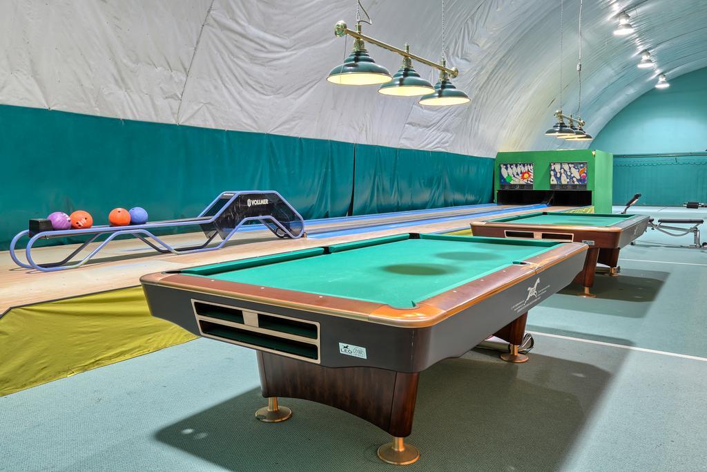 Hotel Tenis Chrząstowice Kültér fotó